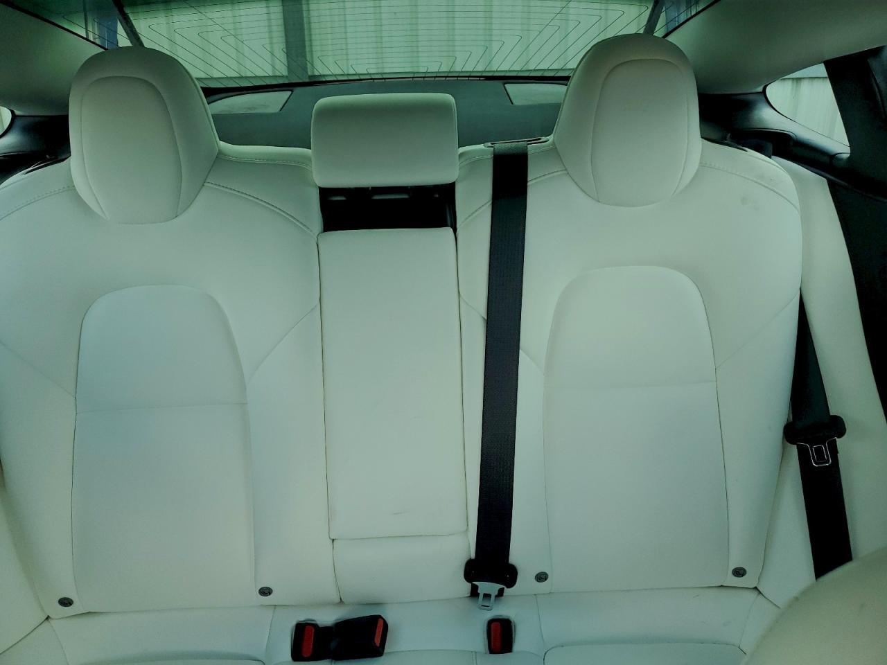 2020 Tesla Model 3 - zdjęcie 10