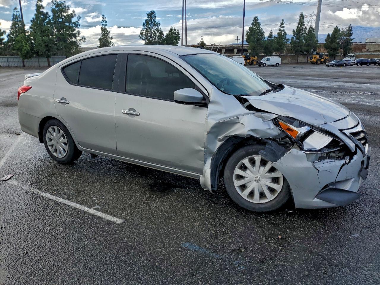 2016 Nissan Versa - zdjęcie 4