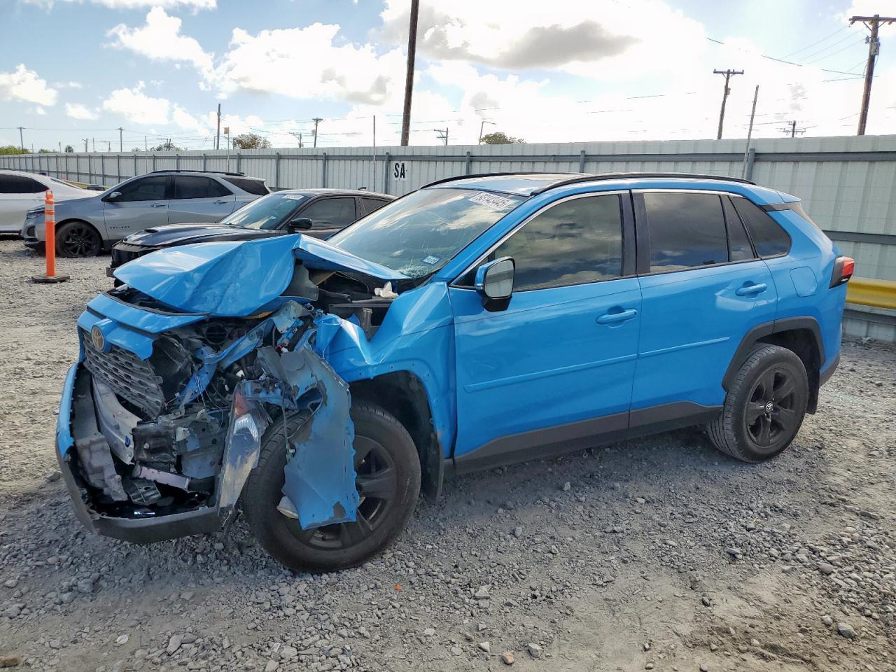 2020 Toyota Rav4 Xle - zdjęcie główne