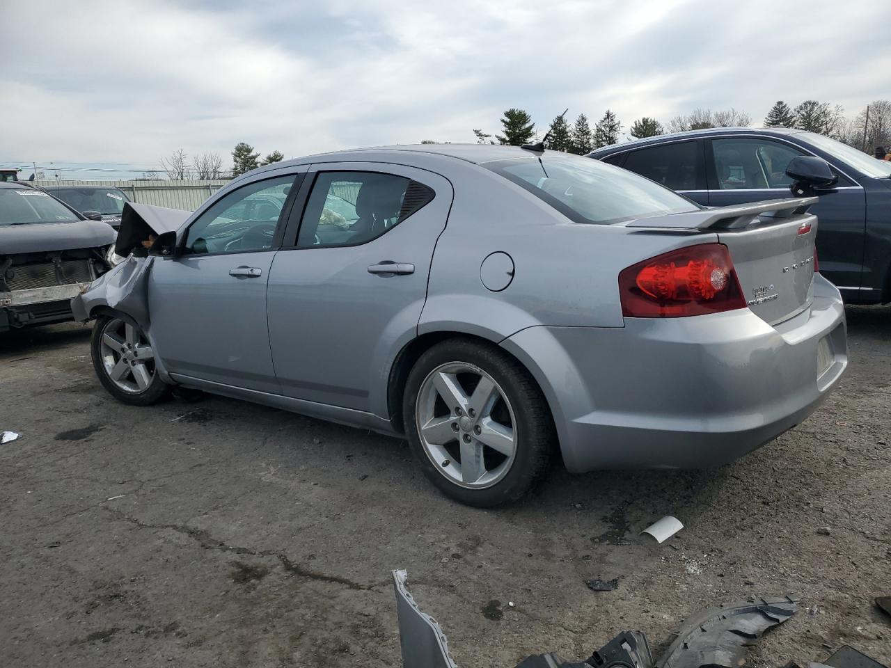 2013 Dodge Avenger - zdjęcie 2