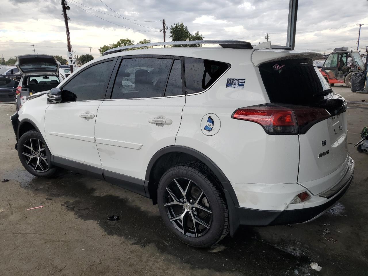 2018 Toyota RAV 4 - zdjęcie 2