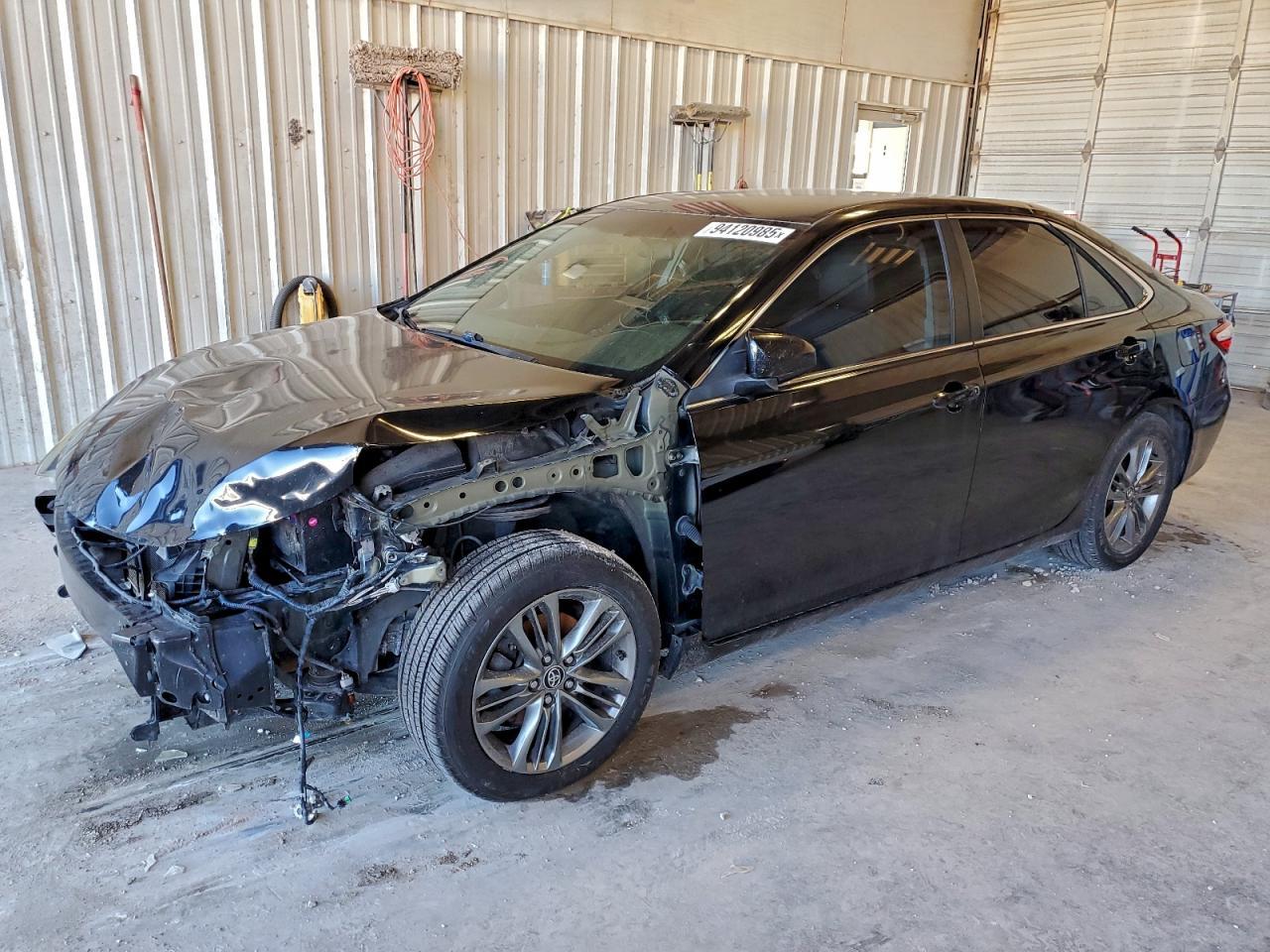 2016 Toyota Camry - zdjęcie główne