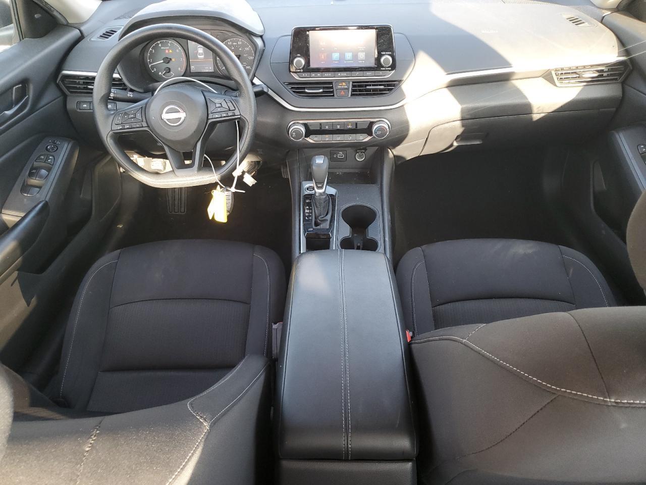 2024 Nissan Altima - zdjęcie 8