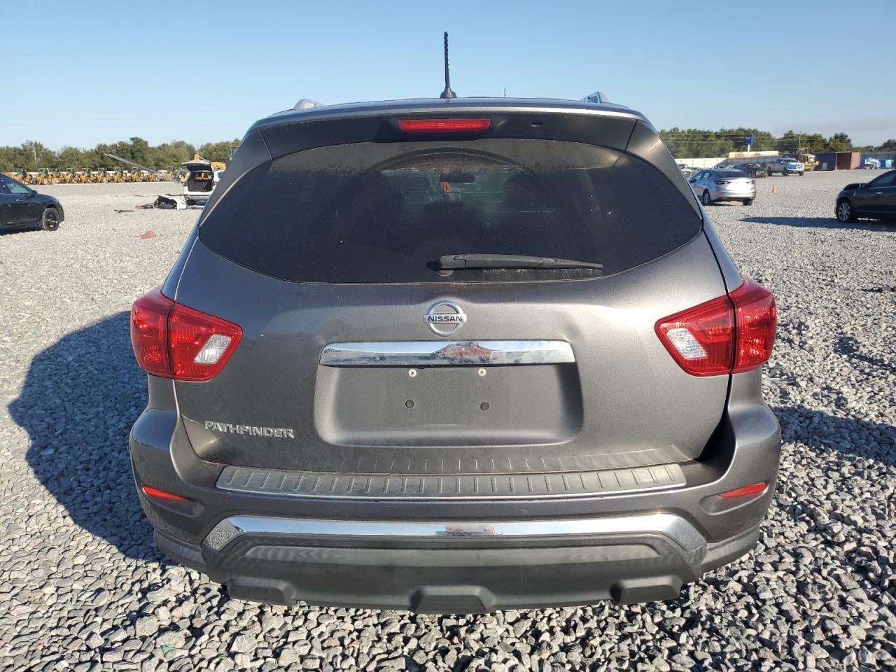 2018 Nissan Pathfinder - zdjęcie 6