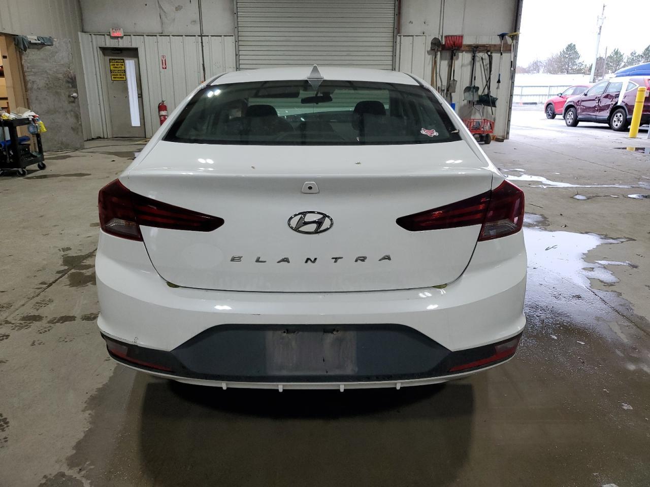 2019 Hyundai Elantra - zdjęcie 6