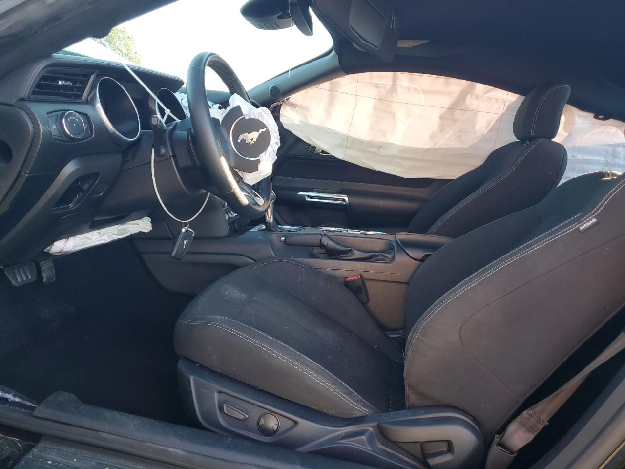 2021 Ford Mustang - zdjęcie 7