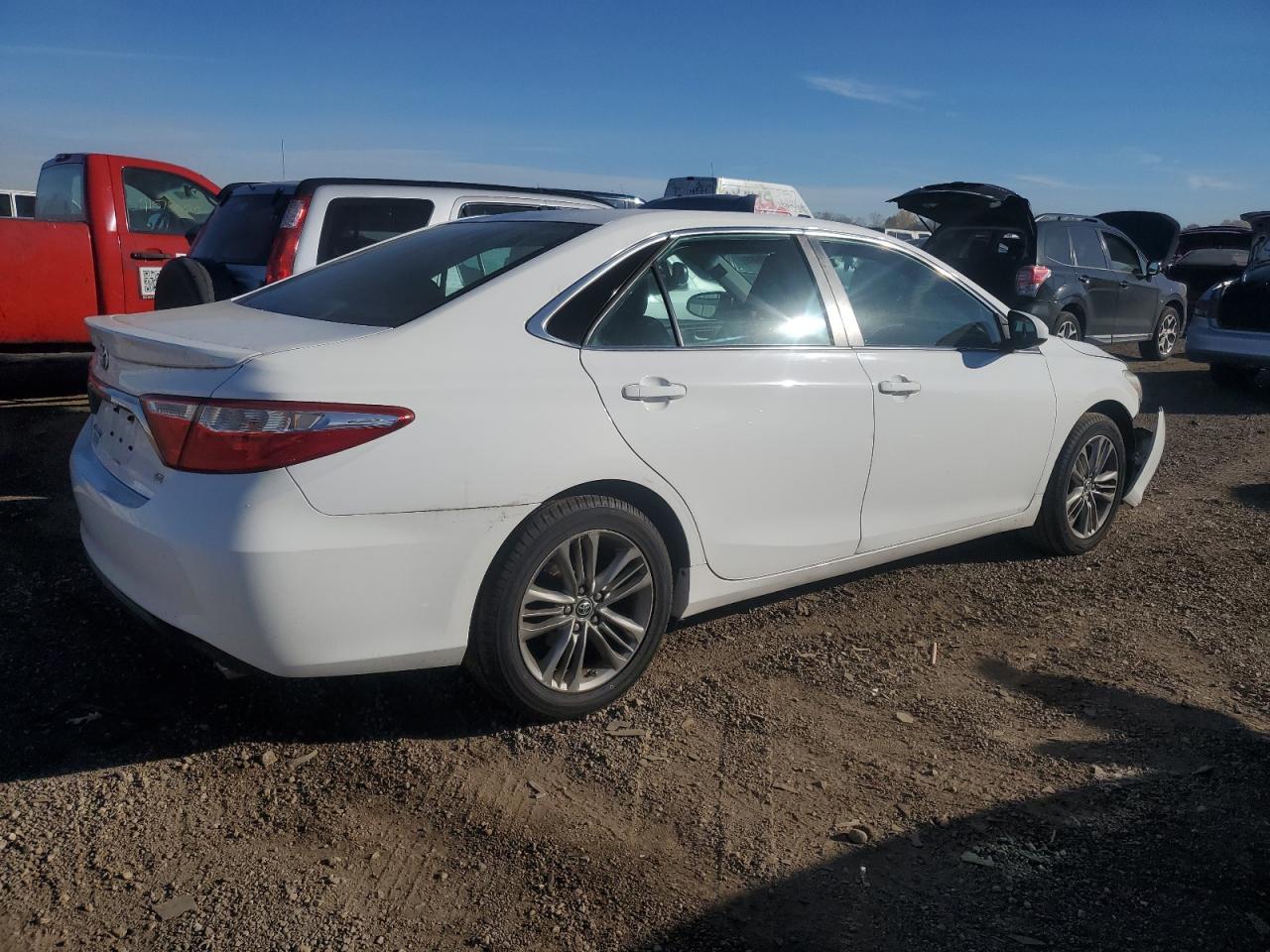 2015 Toyota Camry Le - zdjęcie 3