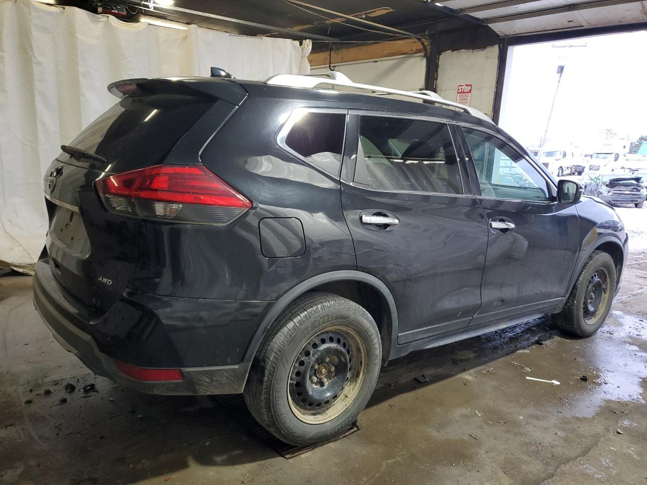 2017 Nissan Rogue - zdjęcie 3