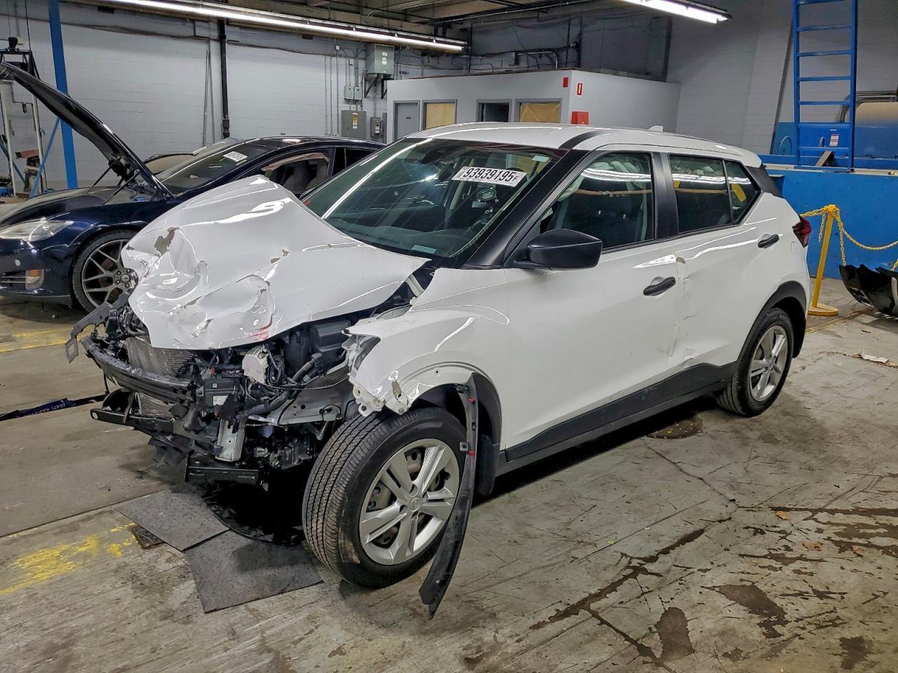 2023 Nissan Kicks S - zdjęcie główne