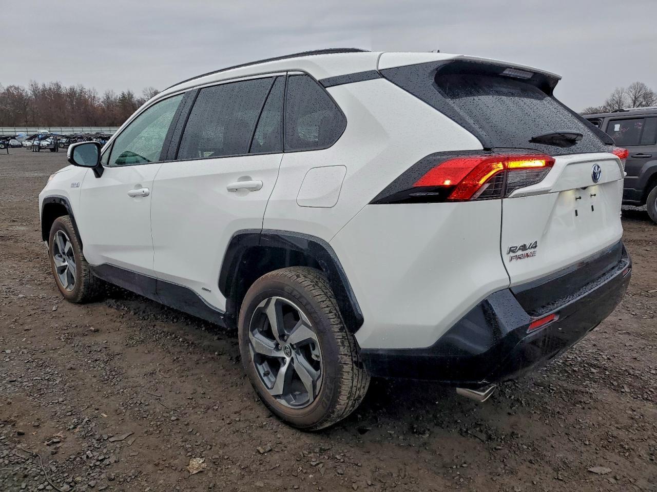2023 Toyota RAV 4 - zdjęcie 2