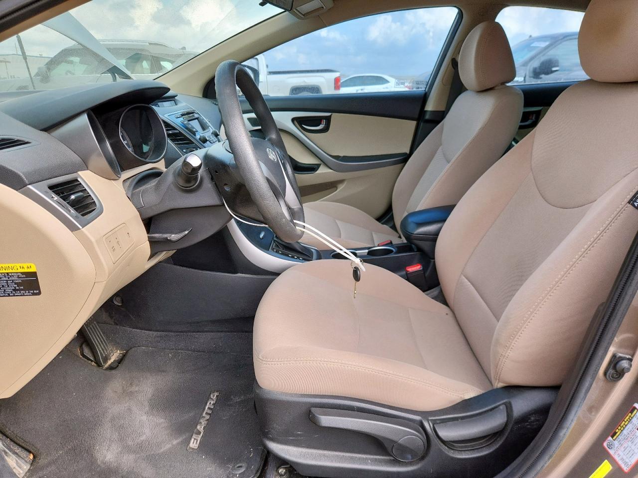 2014 Hyundai Elantra - zdjęcie 7