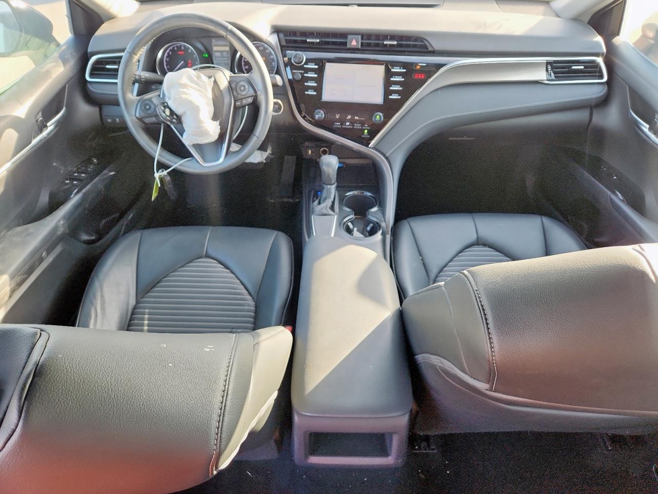 2018 Toyota Camry - zdjęcie 8