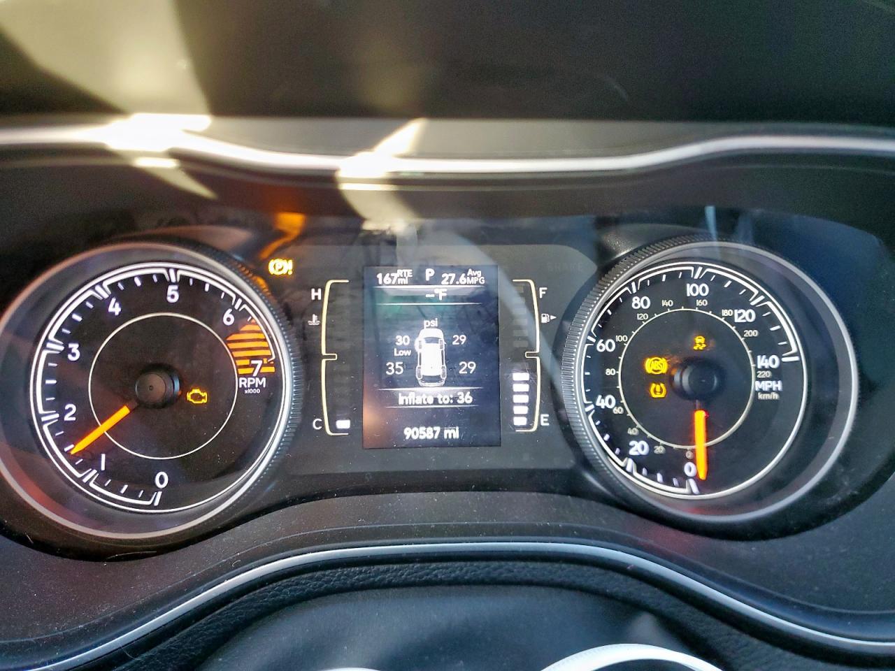 2019 Jeep Cherokee - zdjęcie 9