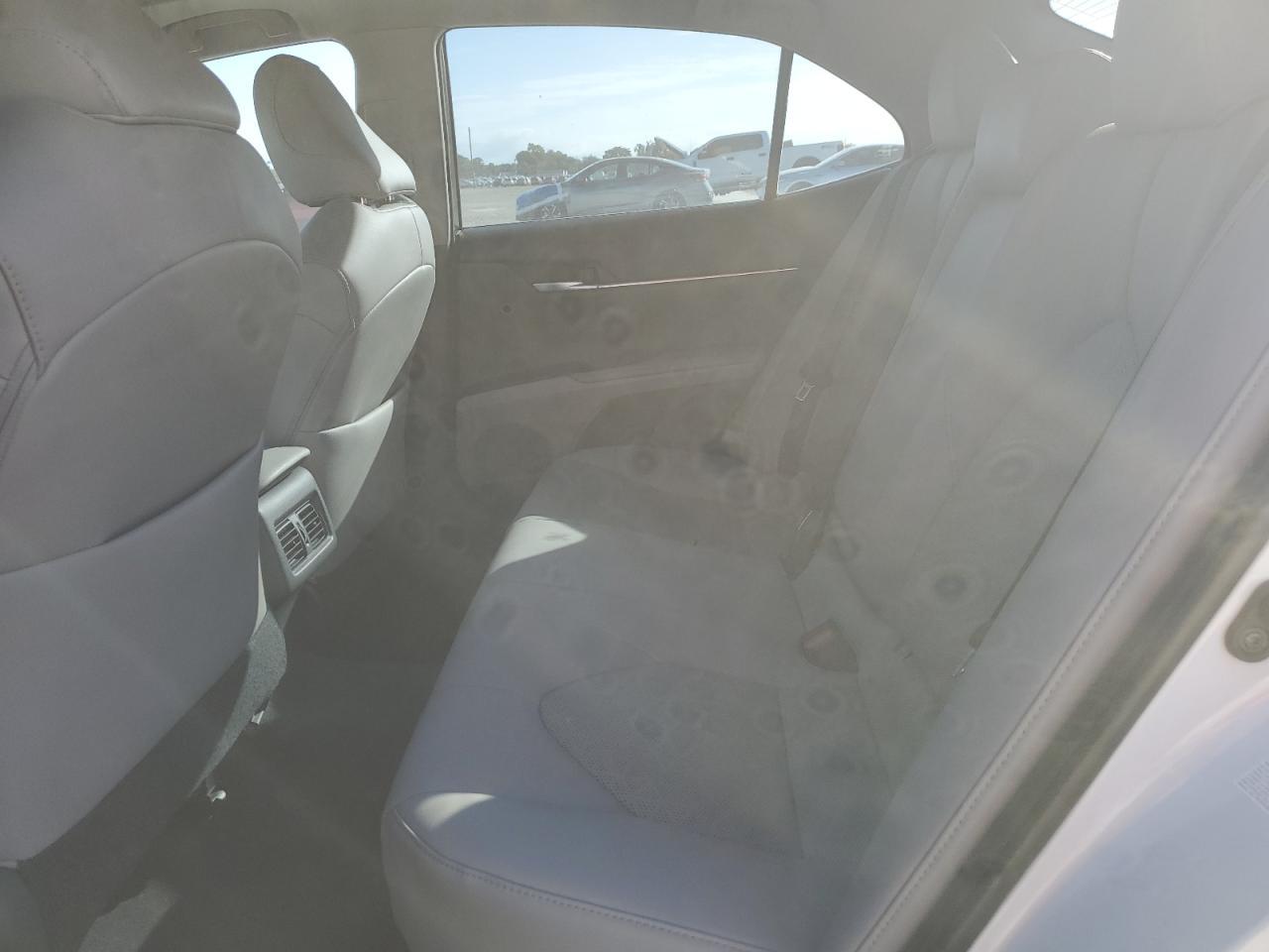 2018 Toyota Camry - zdjęcie 10