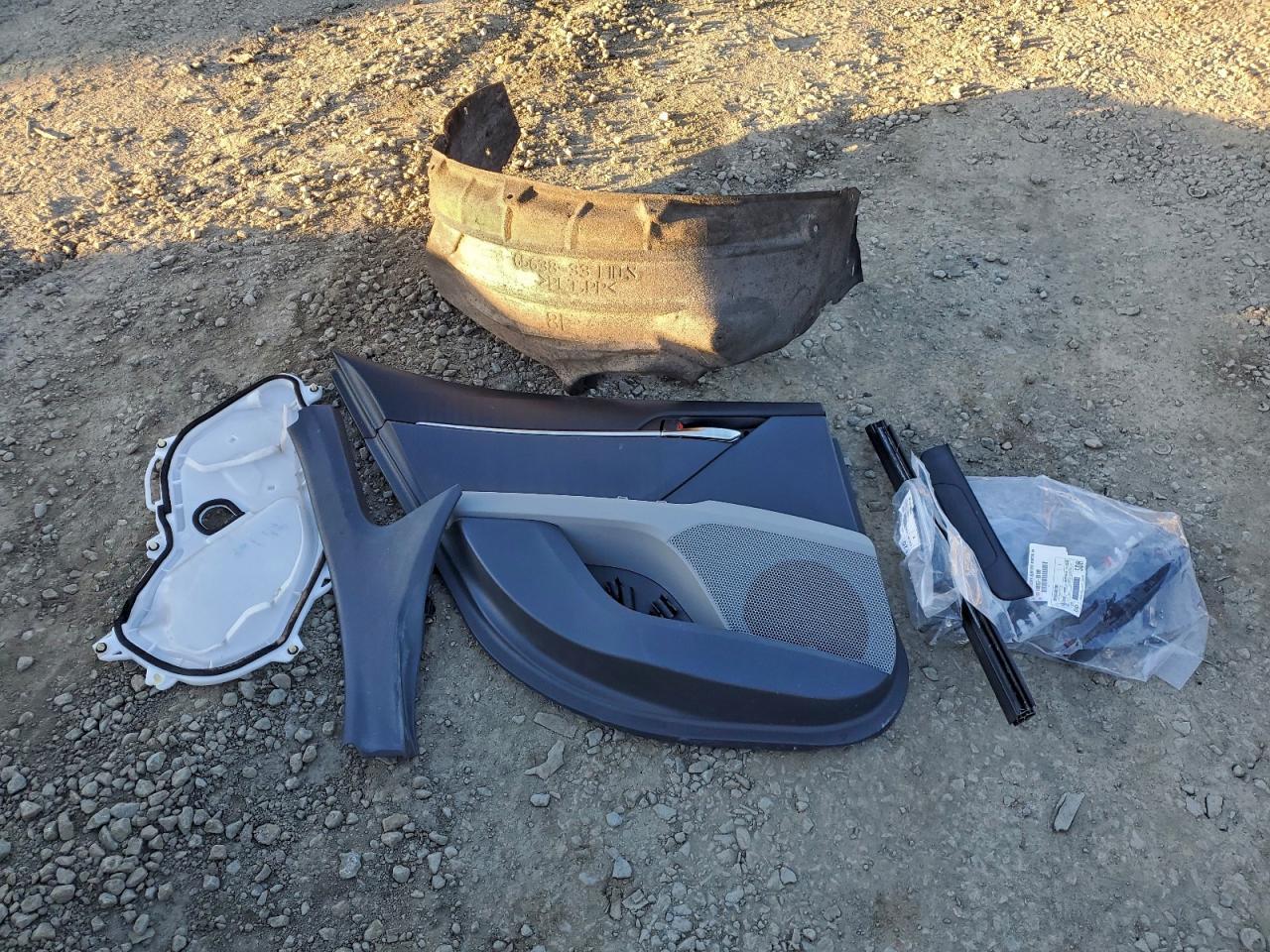 2018 Toyota Camry - zdjęcie 12