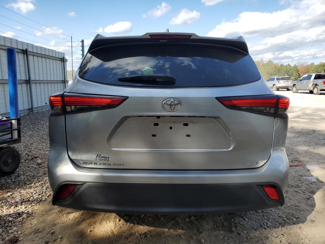2022 Toyota Highlander - zdjęcie 6