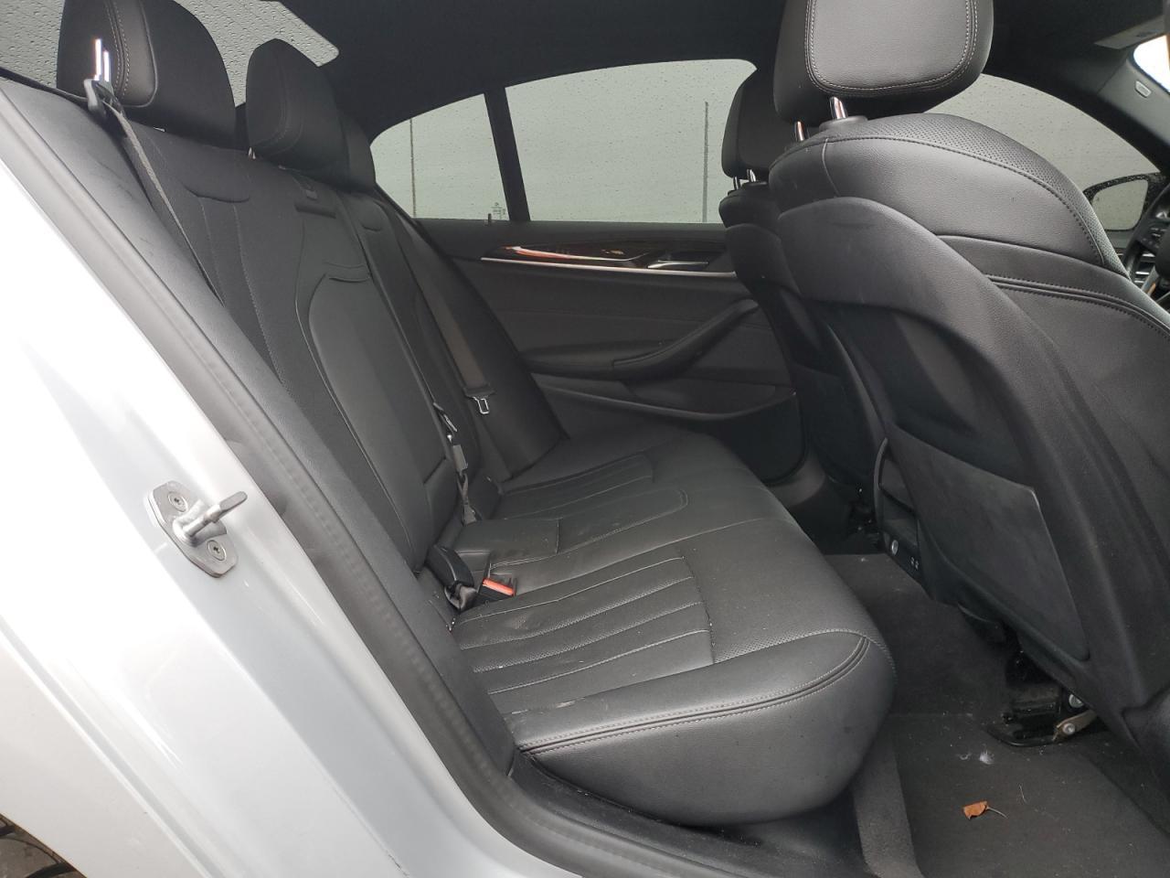 2021 BMW 530 Xi - zdjęcie 10