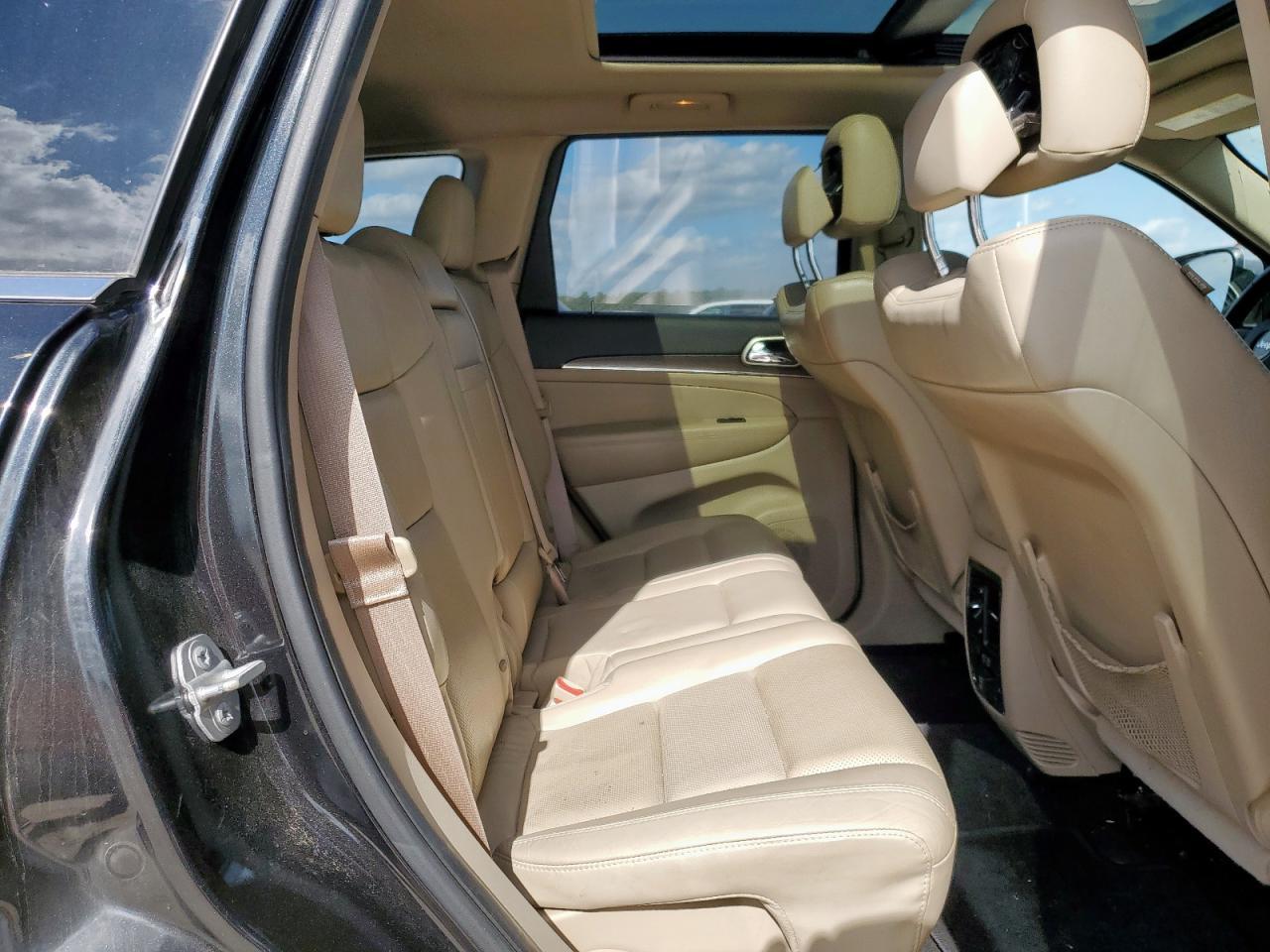 2015 Jeep Grand Cherokee - zdjęcie 11