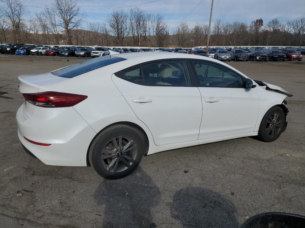 2018 Hyundai Elantra - zdjęcie 3