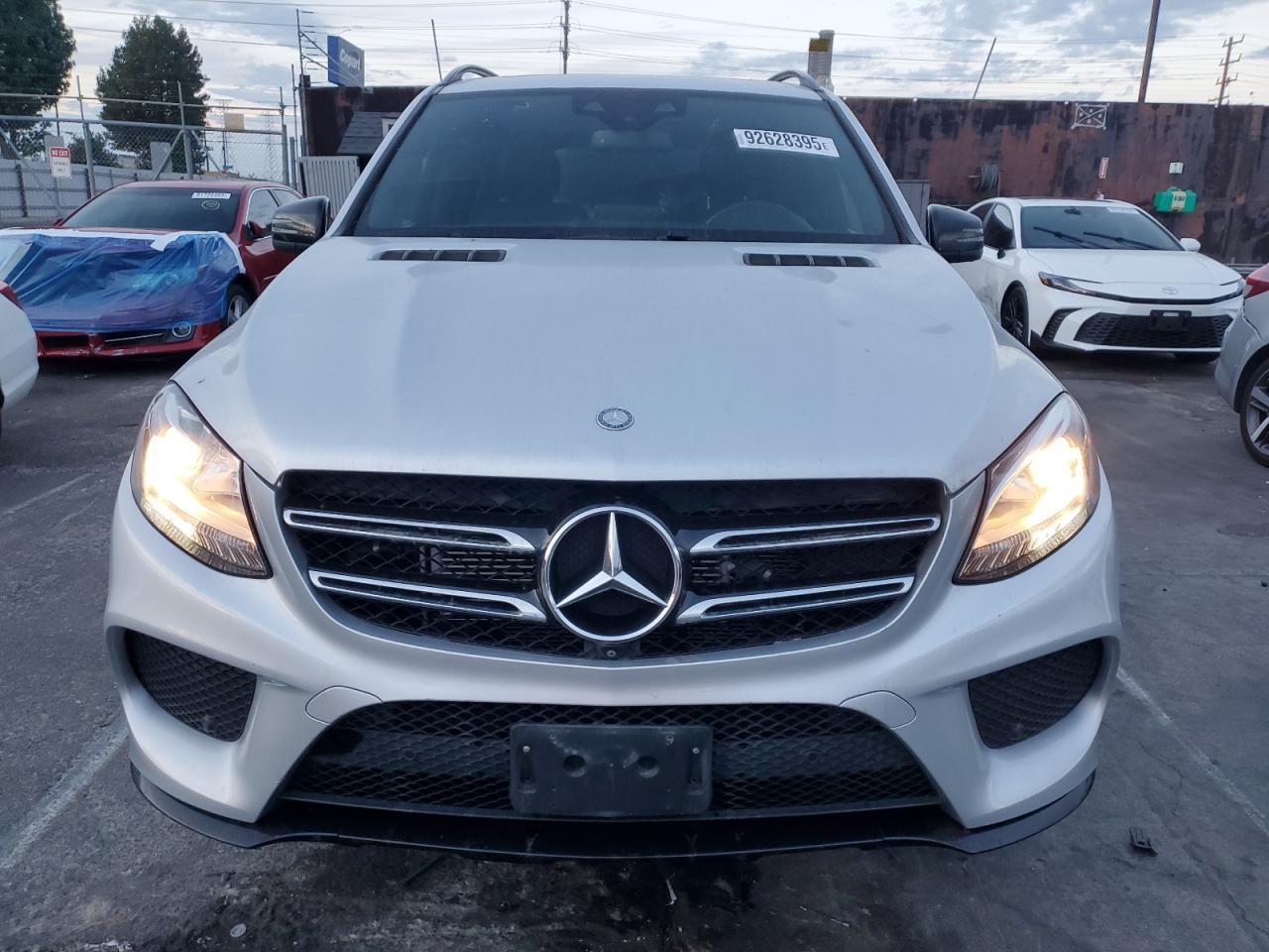 2016 Mercedes-Benz GLE - zdjęcie 5