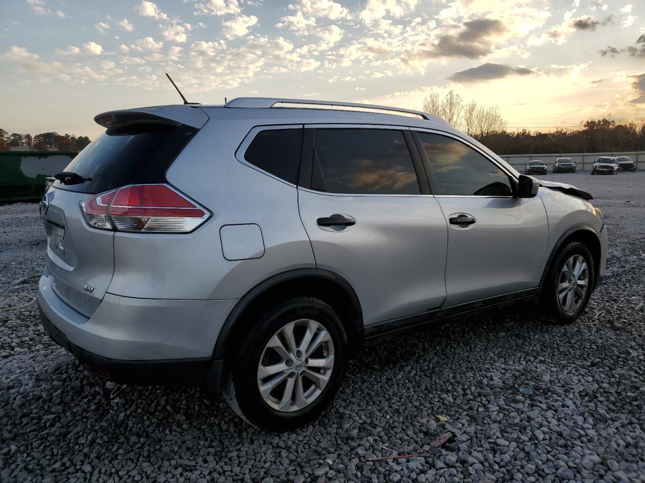 2015 Nissan Rogue S - zdjęcie 3