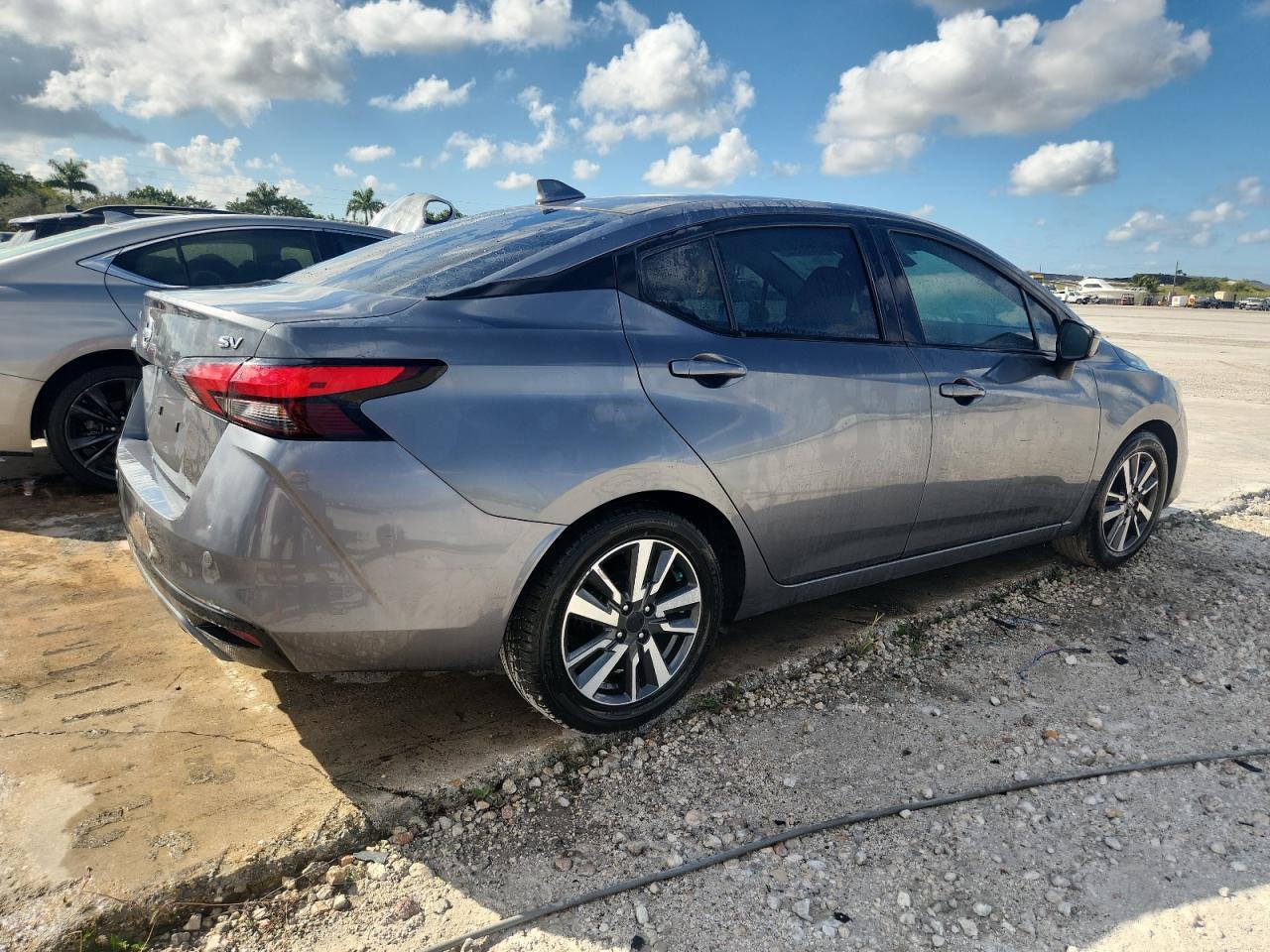 2021 Nissan Versa Sv - zdjęcie 3