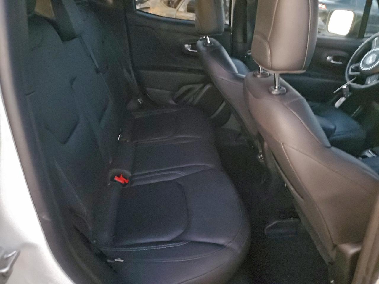 2020 Jeep Renegade - zdjęcie 11