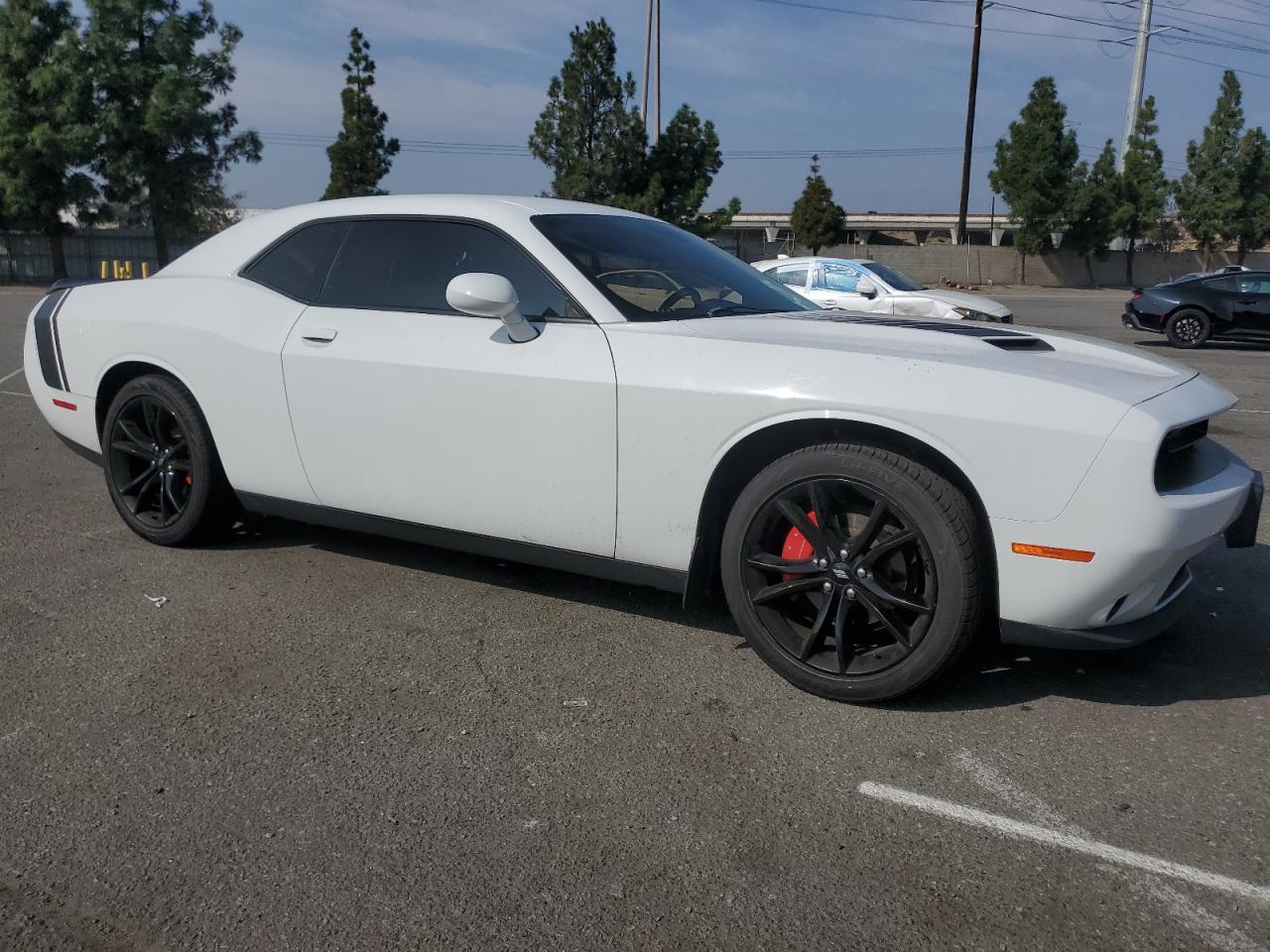 2017 Dodge Challenger - zdjęcie 4