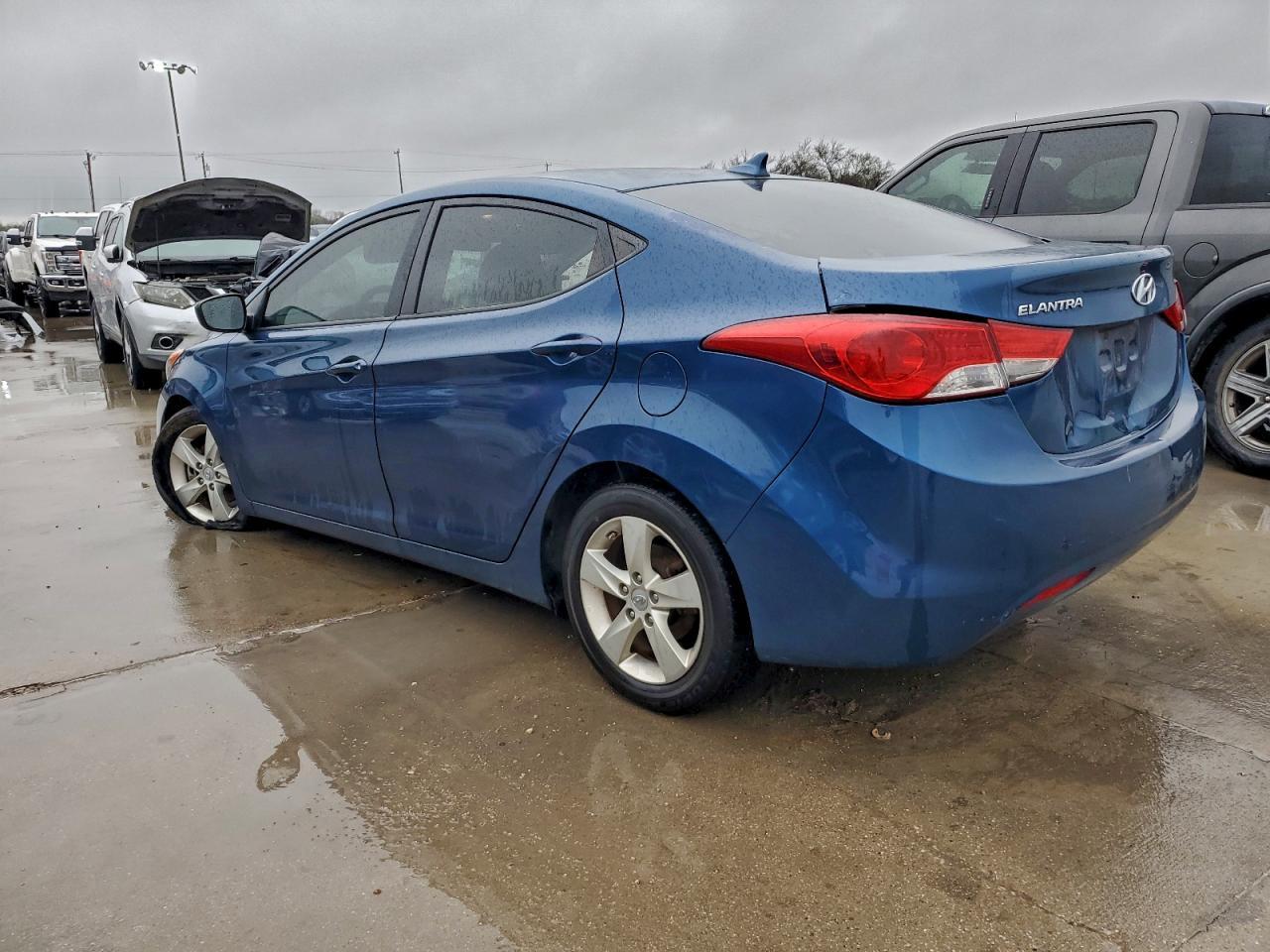 2013 Hyundai Elantra - zdjęcie 2