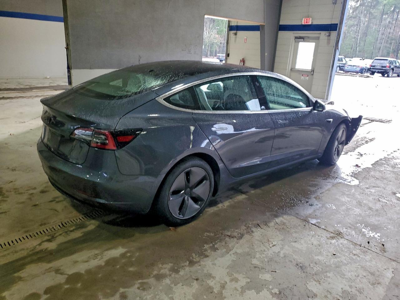 2018 Tesla Model 3 - zdjęcie 3