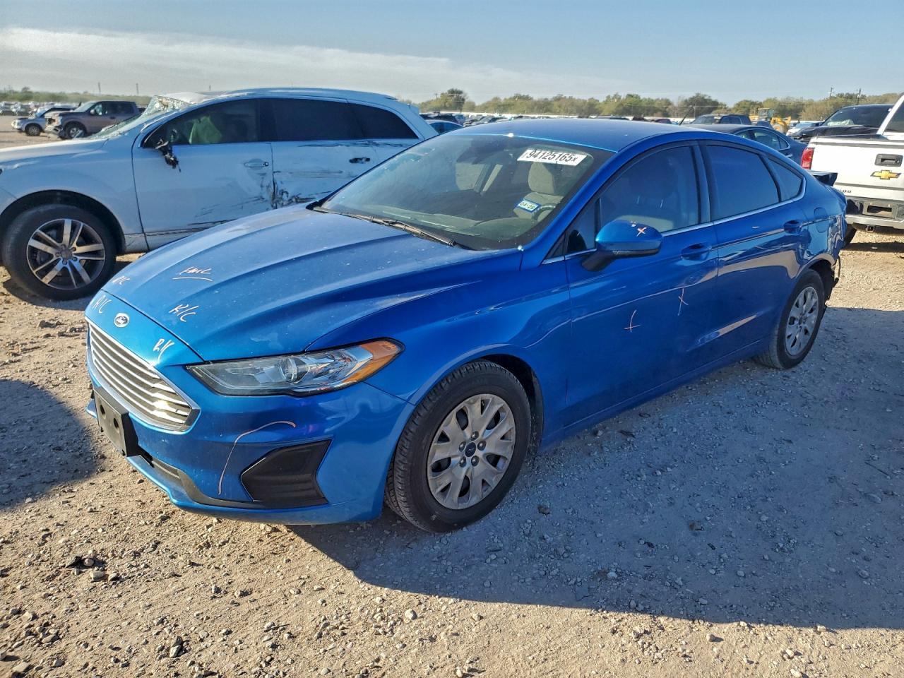 2019 Ford Fusion - zdjęcie główne