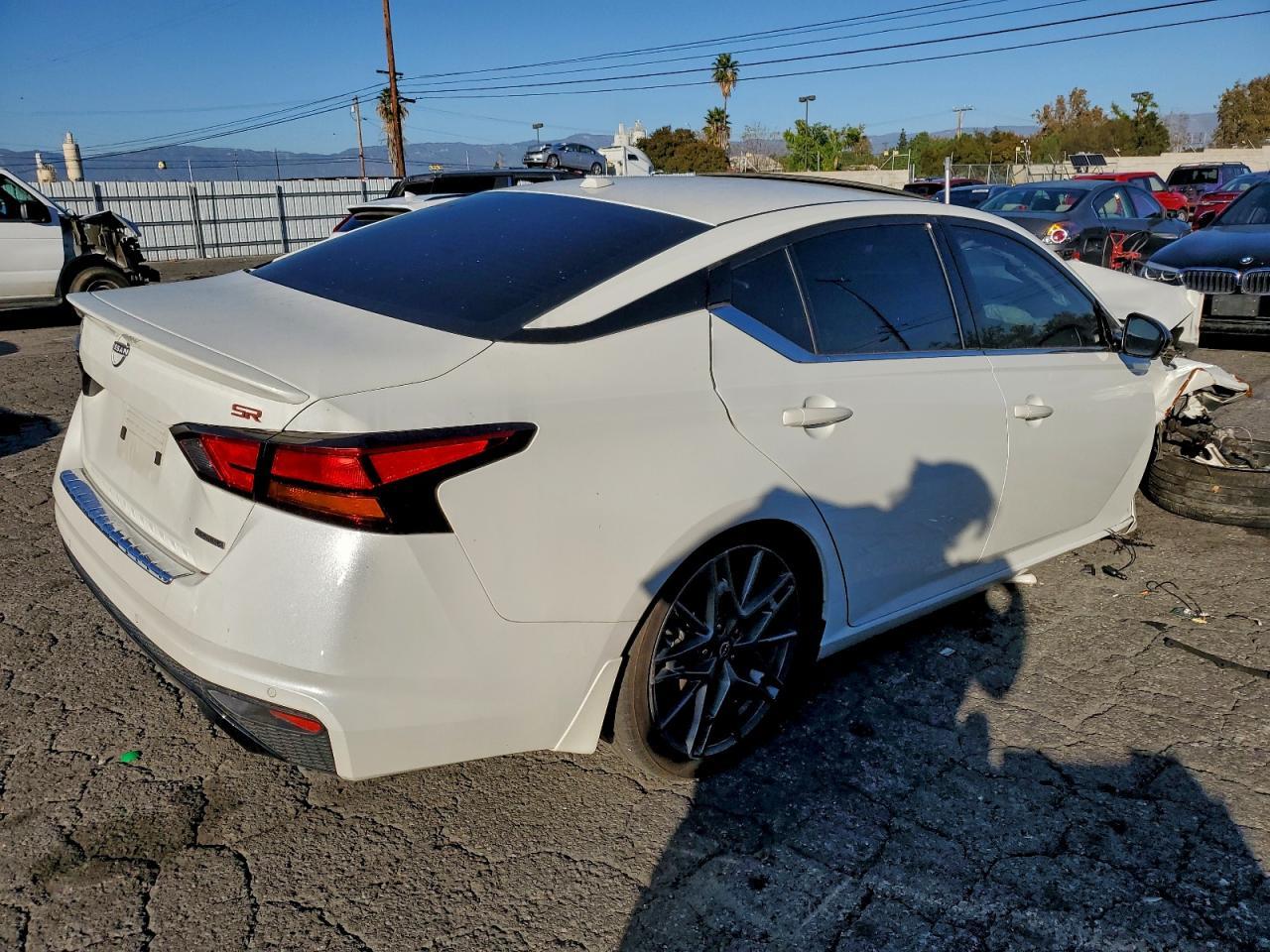 2023 Nissan Altima - zdjęcie 3