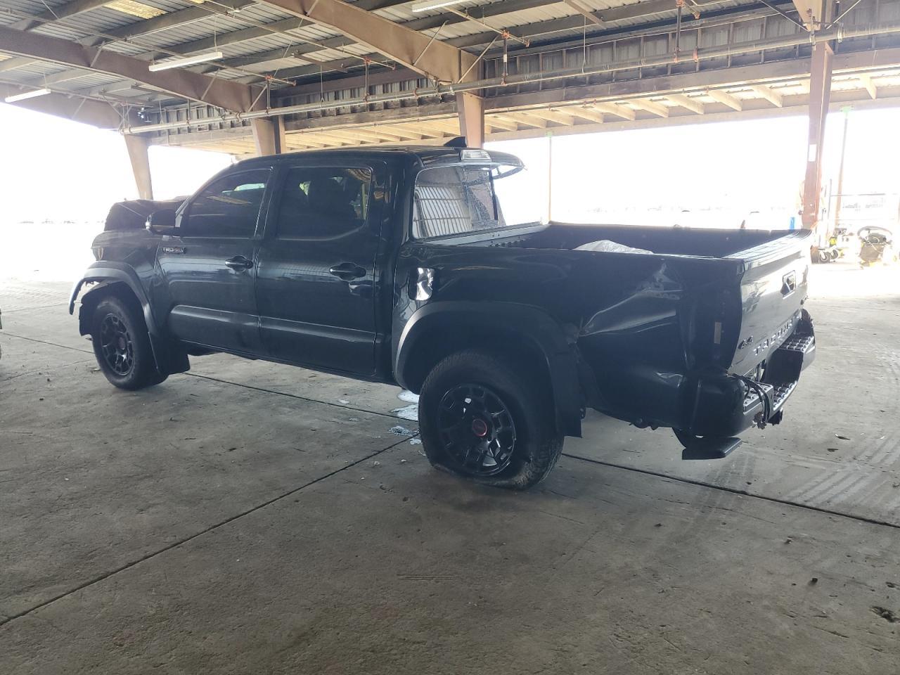 2019 Toyota Tacoma - zdjęcie 2