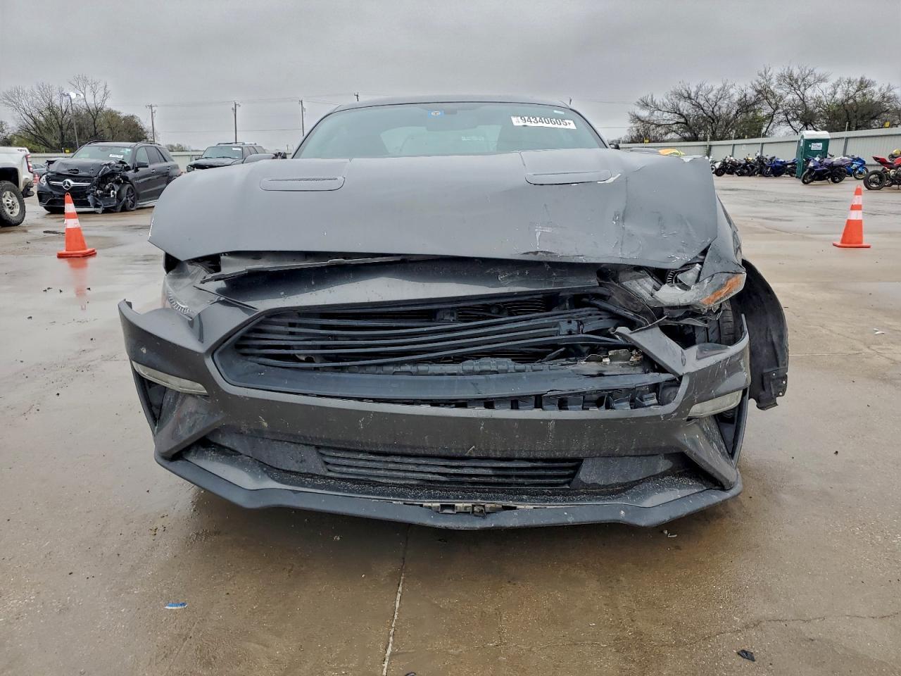 2020 Ford Mustang - zdjęcie 5
