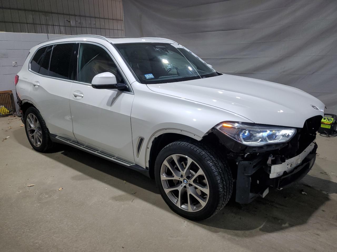2021 BMW X5 xDrive40I - zdjęcie 4