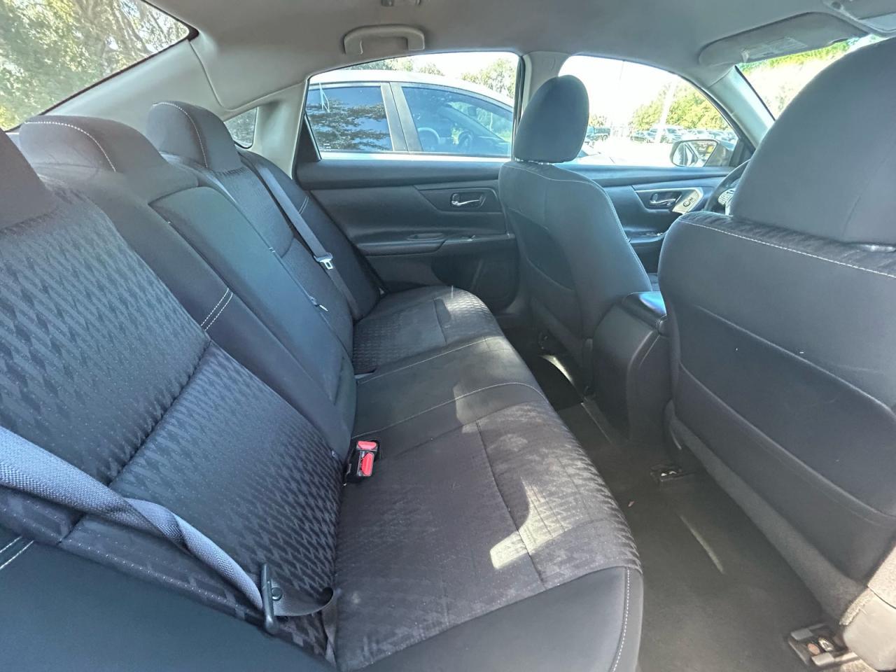 2017 Nissan Altima - zdjęcie 6
