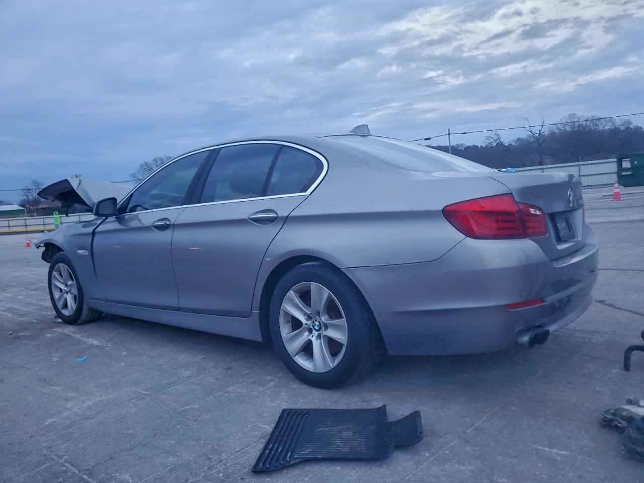 2013 BMW 528 I - zdjęcie 2