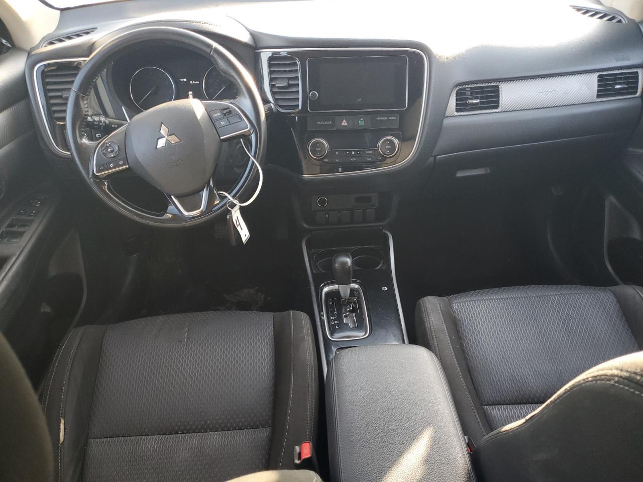 2017 Mitsubishi Outlander - zdjęcie 8