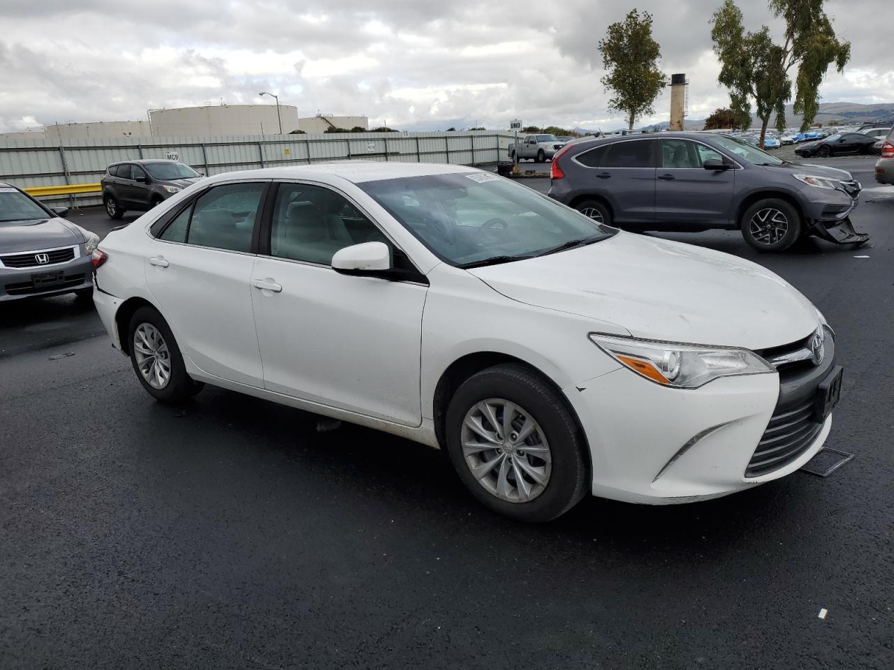 2017 Toyota Camry Le - zdjęcie 4