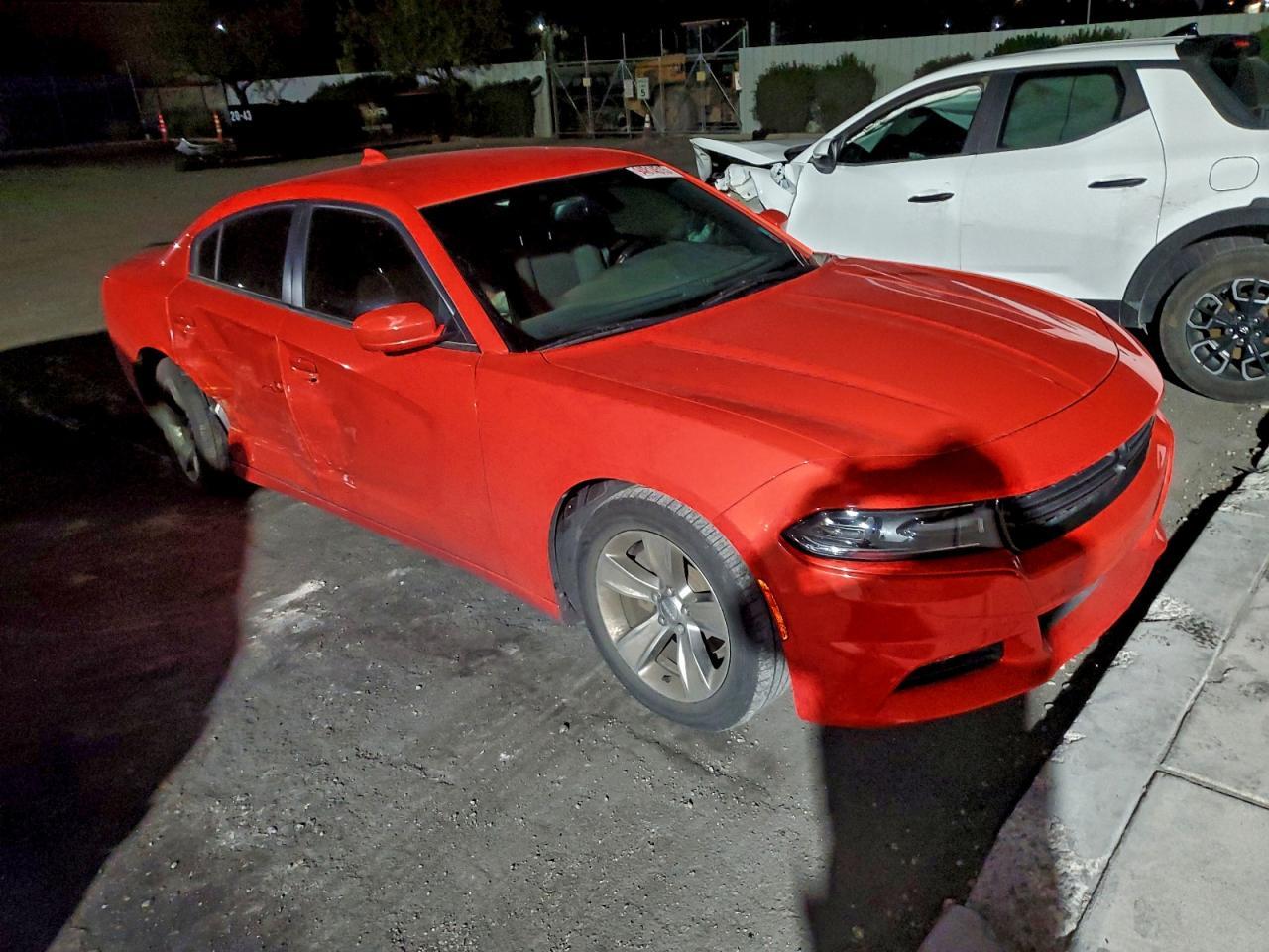 2016 Dodge Charger - zdjęcie 4