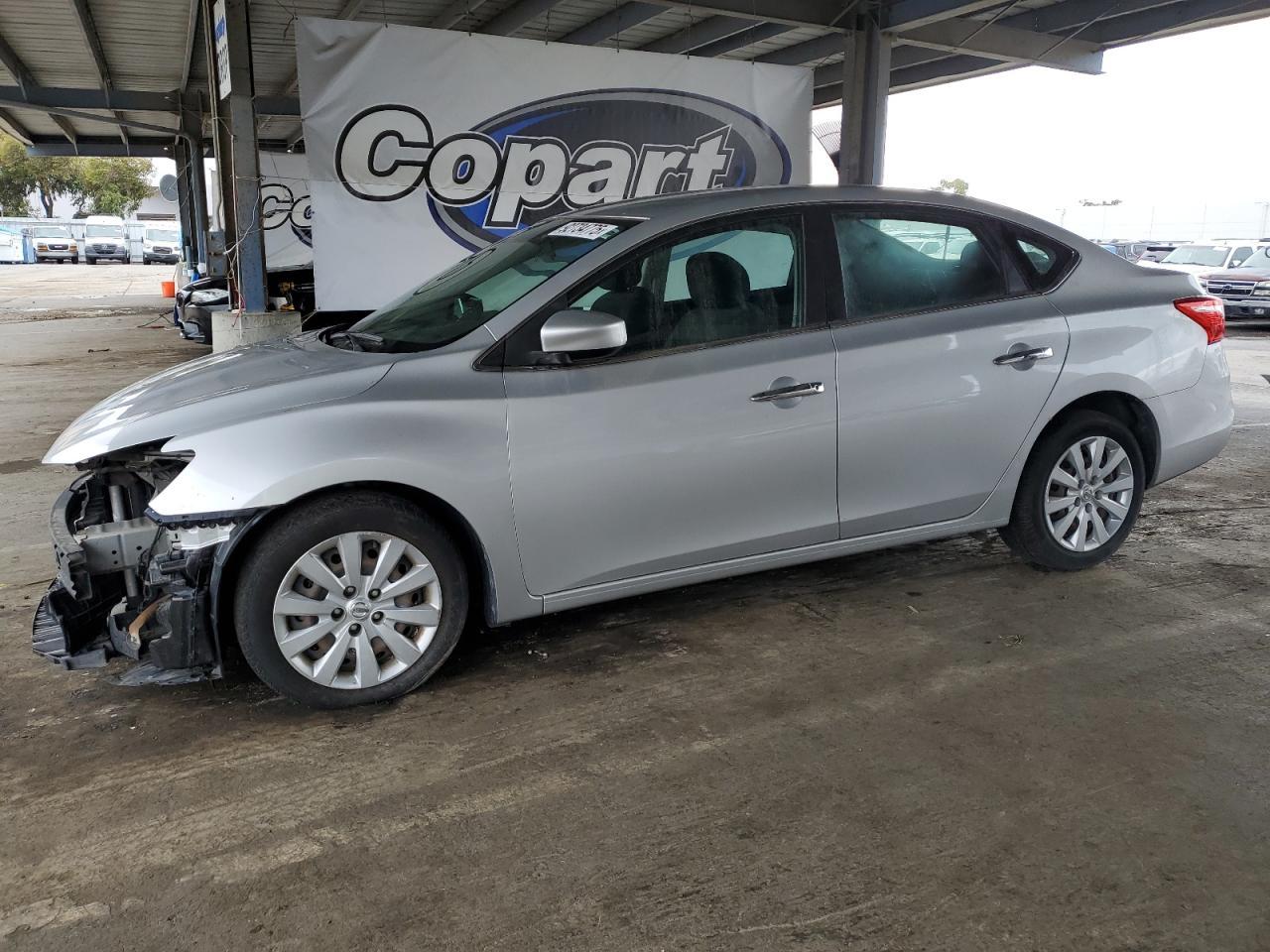 2019 Nissan Sentra S - zdjęcie główne