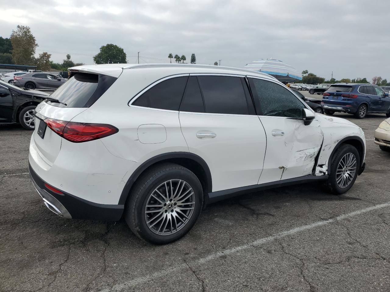 2025 Mercedes-Benz Glc 300 - zdjęcie 3