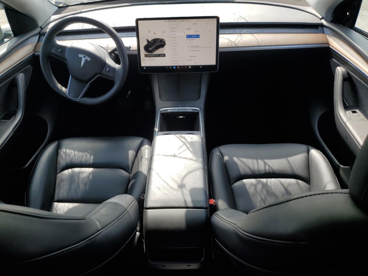 2024 Tesla Y - zdjęcie 8