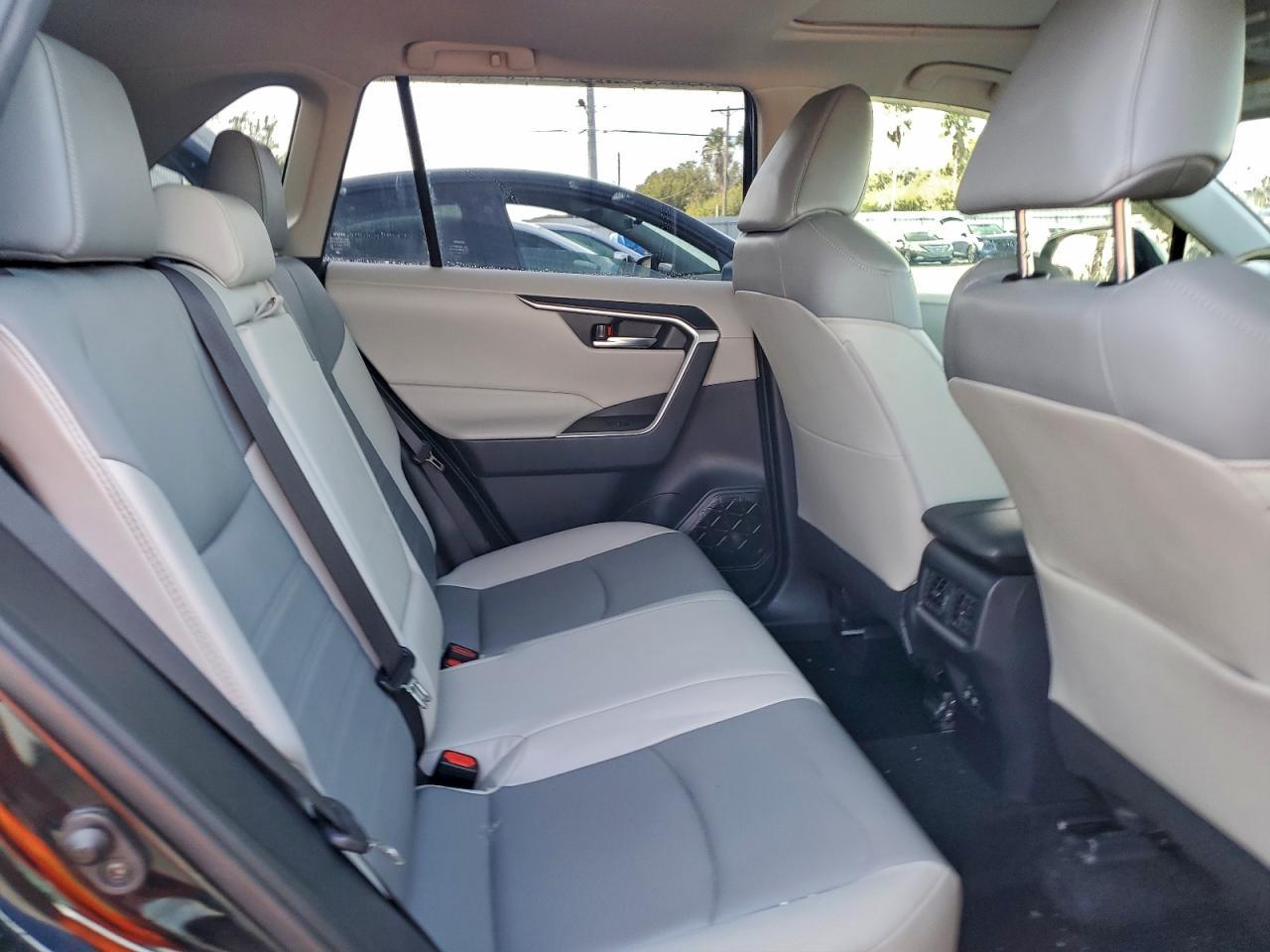 2019 Toyota Rav4 Xle Premium - zdjęcie 11