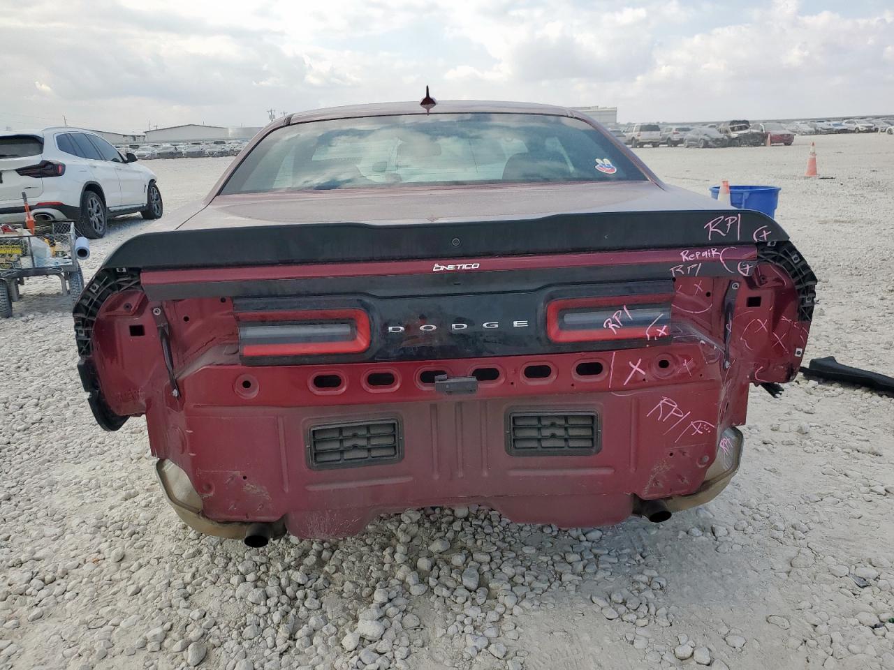 2017 Dodge Challenger - zdjęcie 6