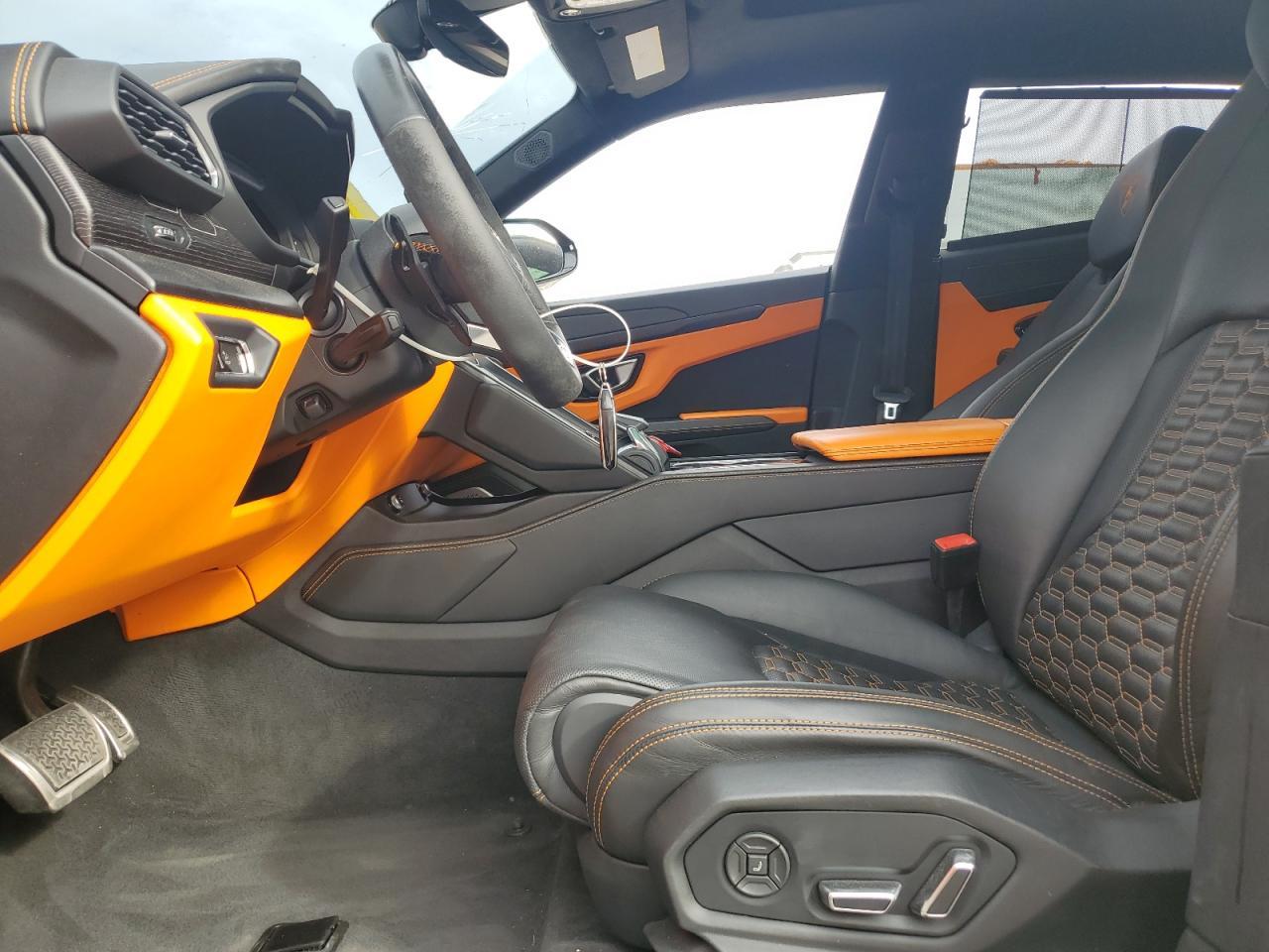 2022 Lamborghini Urus - zdjęcie 7