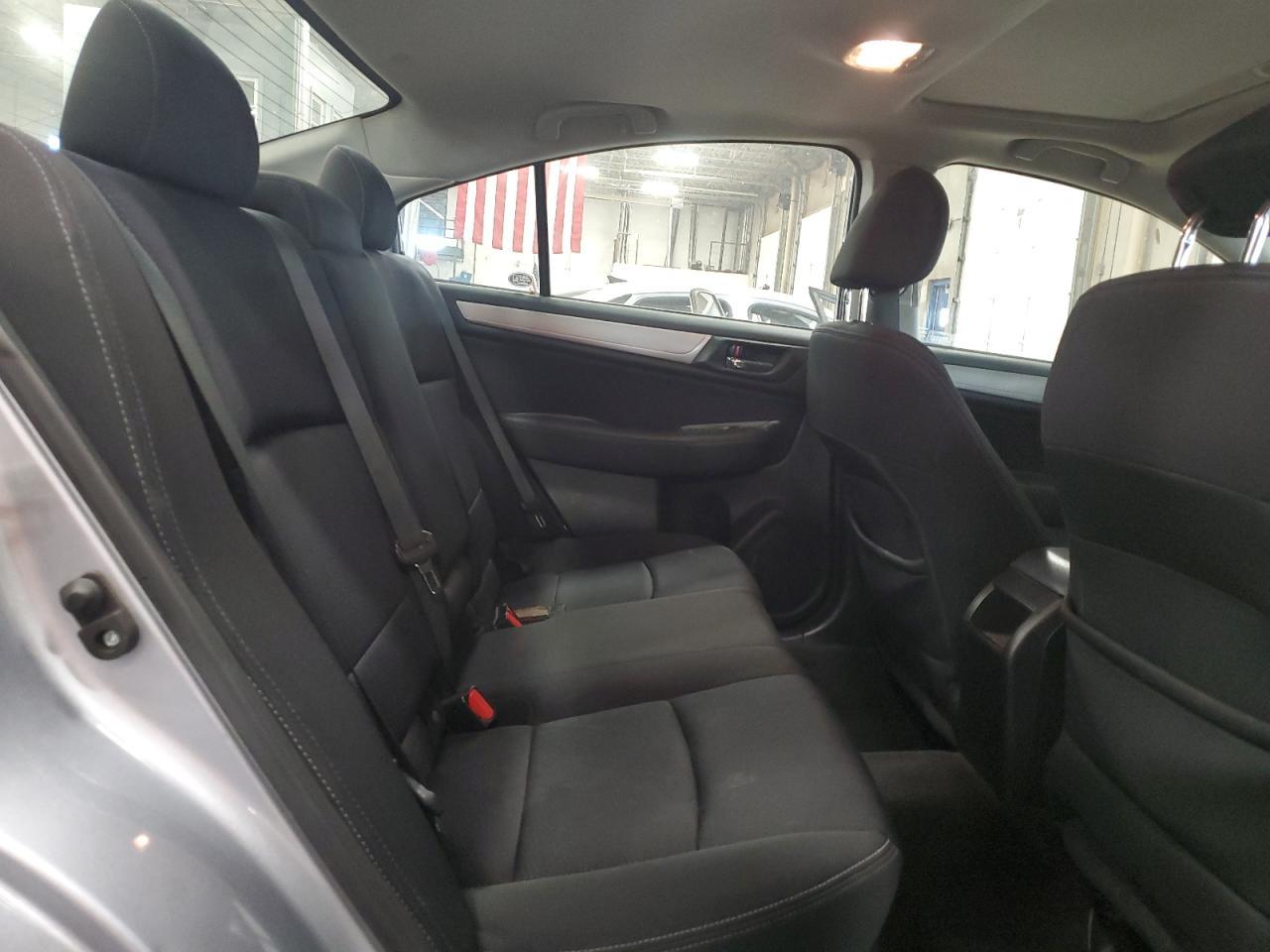 2015 Subaru Legacy - zdjęcie 10