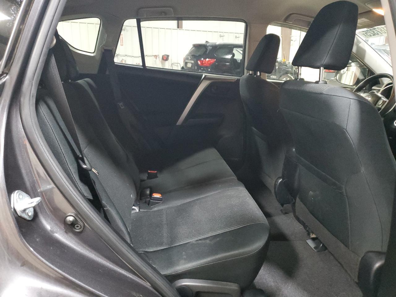 2016 Toyota RAV 4 - zdjęcie 11