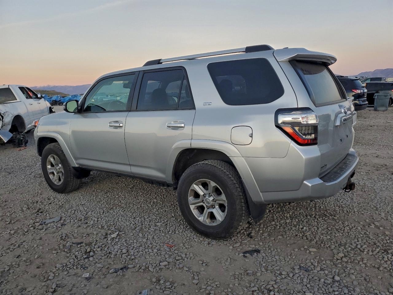 2021 Toyota 4Runner - zdjęcie 2