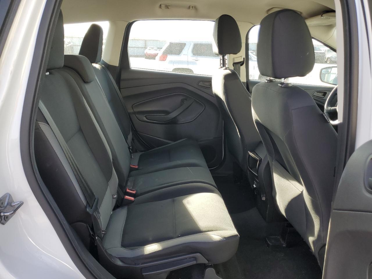 2015 Ford Escape S - zdjęcie 11